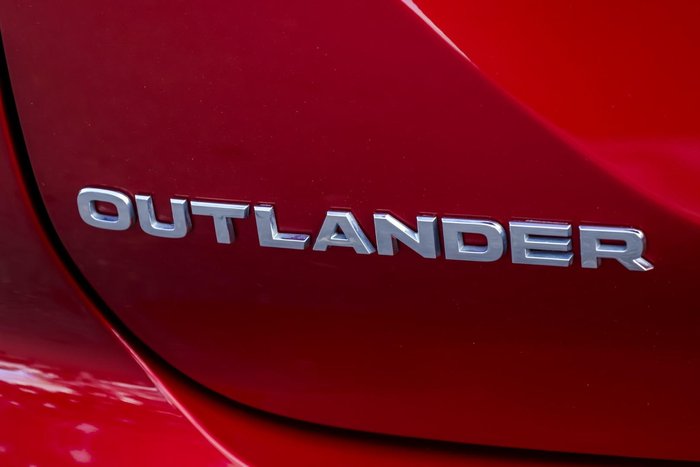 2022 Mitsubishi Outlander LS