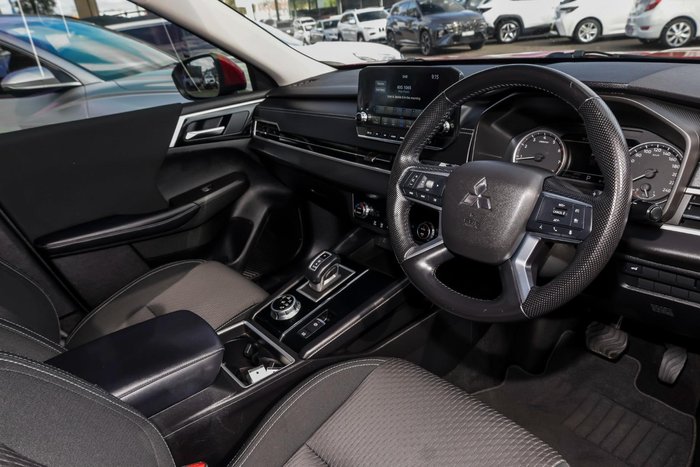 2022 Mitsubishi Outlander LS