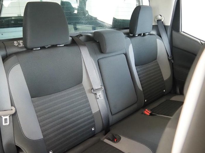 2021 Nissan Navara SL