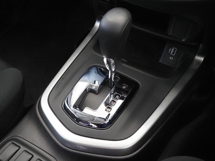 2021 Nissan Navara SL