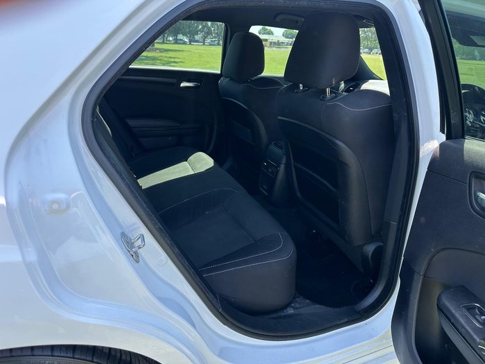 2017 Chrysler 300 SRT Core