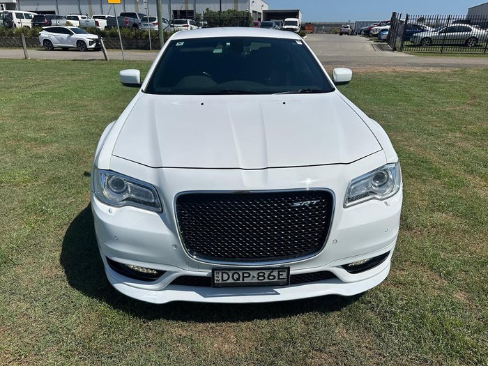 2017 Chrysler 300 SRT Core