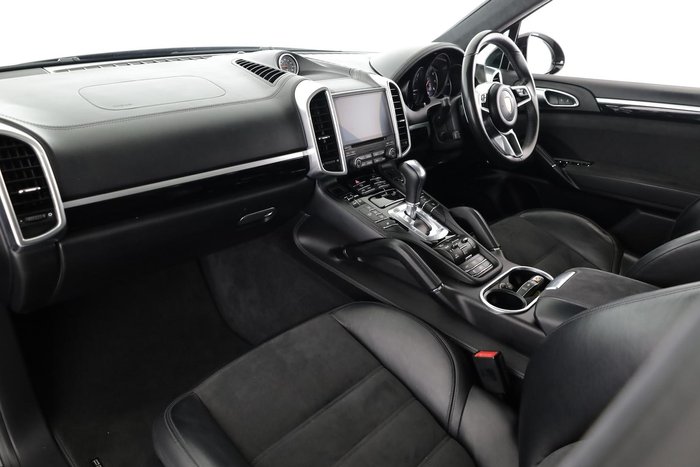 2017 Porsche Cayenne GTS