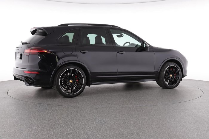 2017 Porsche Cayenne GTS