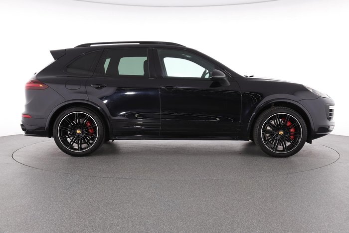 2017 Porsche Cayenne GTS