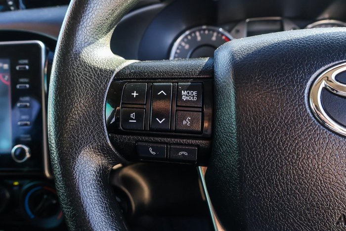 2023 Toyota Hilux SR