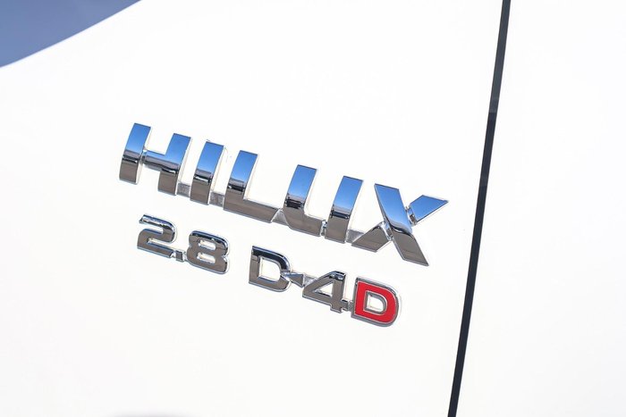 2023 Toyota Hilux SR