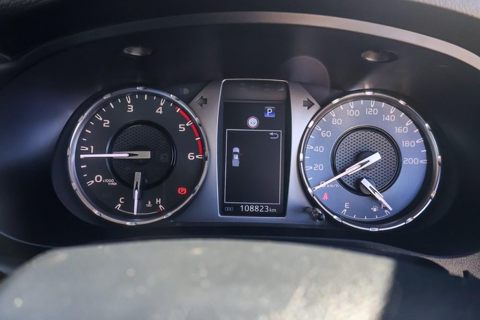 2023 Toyota Hilux SR