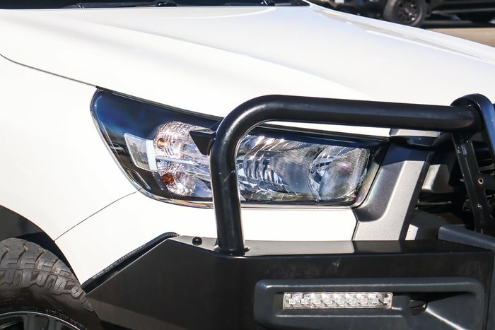 2023 Toyota Hilux SR