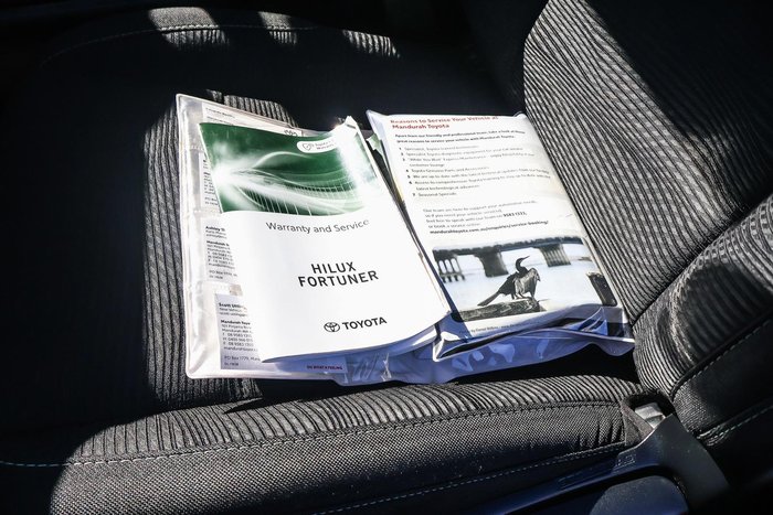 2023 Toyota Hilux SR