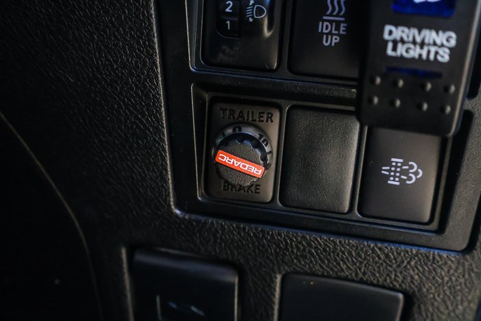 2023 Toyota Hilux SR