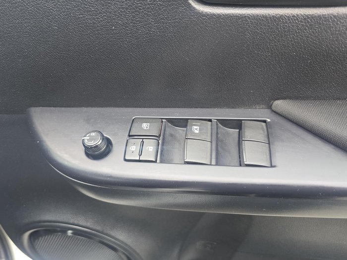 2022 Toyota Hilux SR