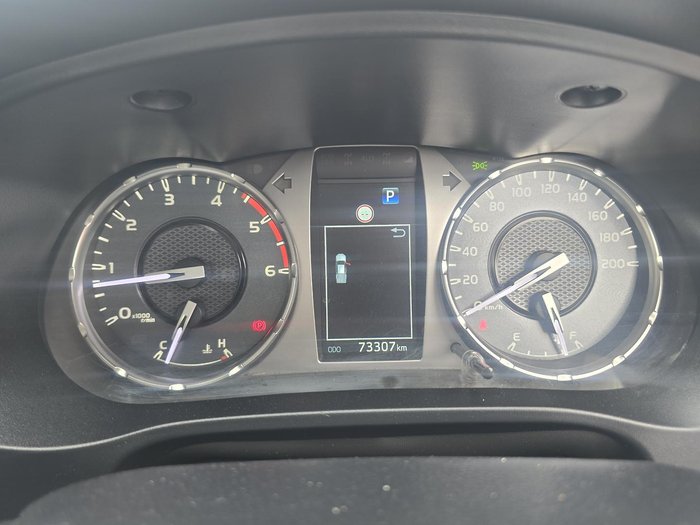 2022 Toyota Hilux SR