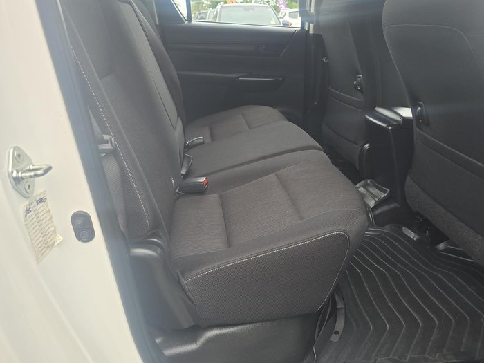 2022 Toyota Hilux SR