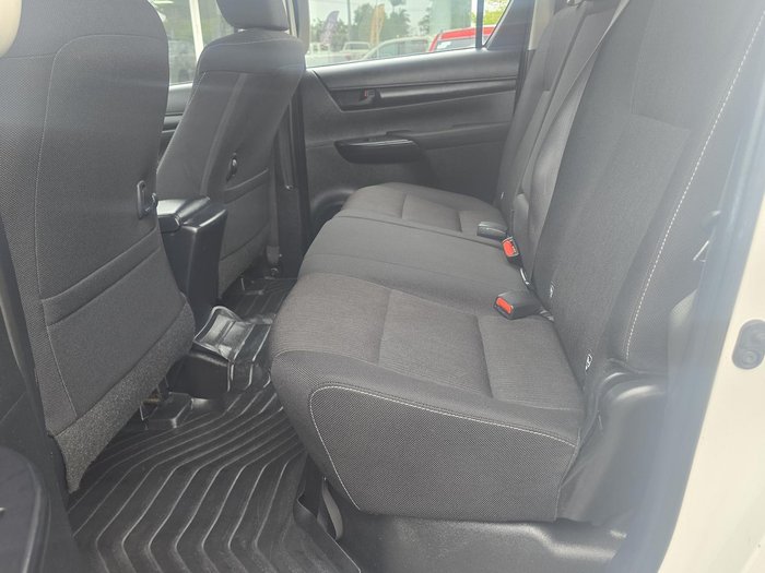 2022 Toyota Hilux SR