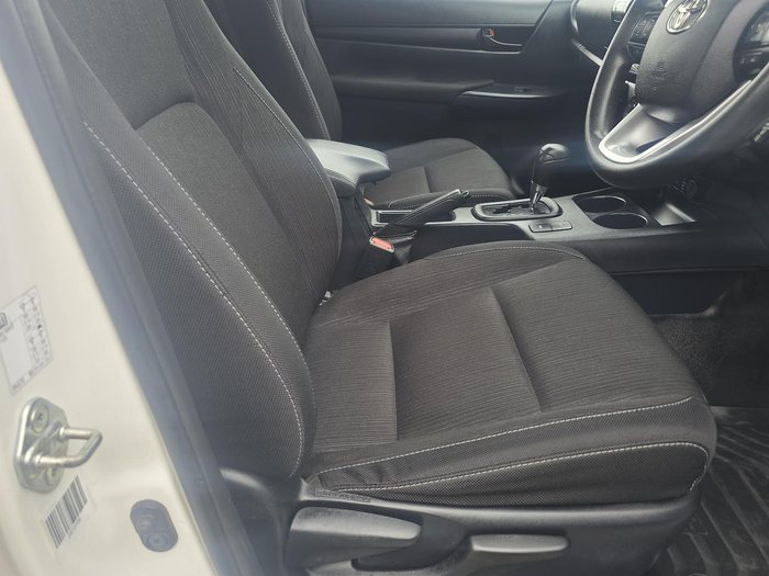 2022 Toyota Hilux SR