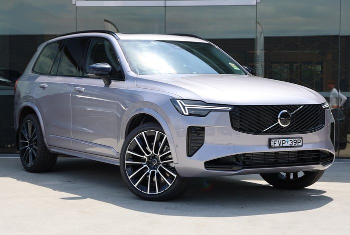 2025 Volvo XC90 Ultra T8 Plug-In Hybrid Dark