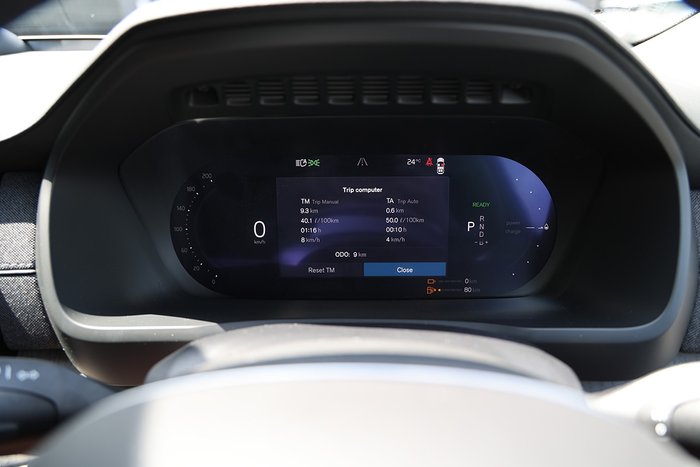 2025 Volvo XC90 Ultra T8 Plug-In Hybrid Dark