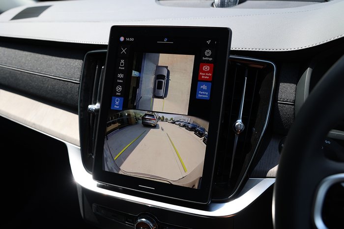 2025 Volvo XC90 Ultra T8 Plug-In Hybrid Dark