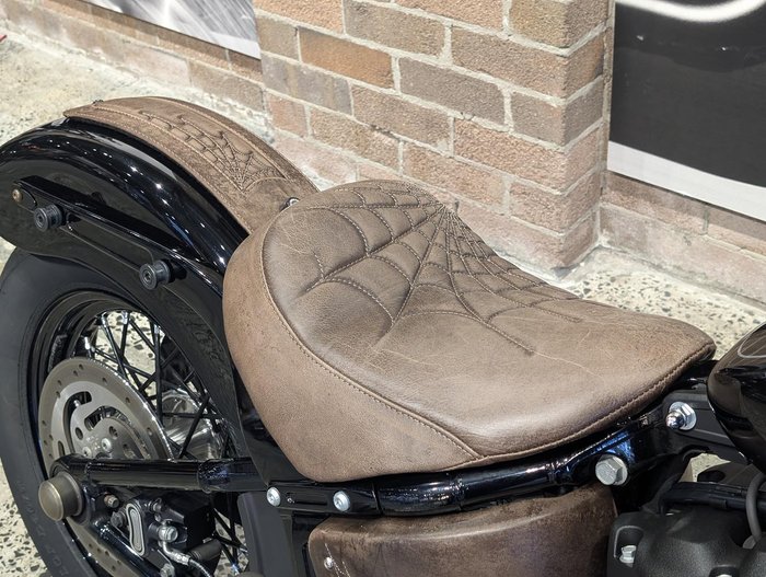 2018 Harley-Davidson Street Bob 107 (FXBB) Softail Black