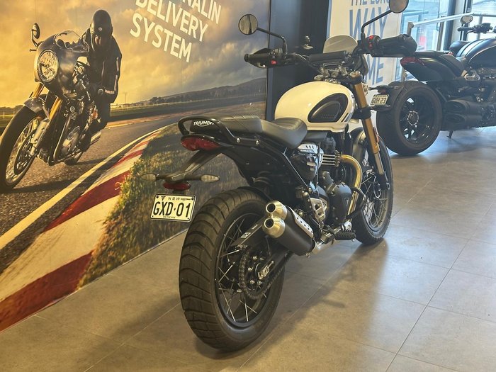 2025 Triumph Scrambler 400 XC Scrambler White
