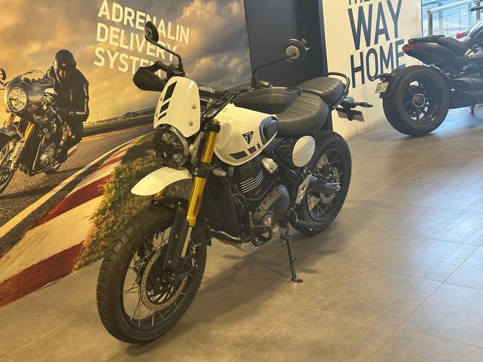 2025 Triumph Scrambler 400 XC Scrambler White