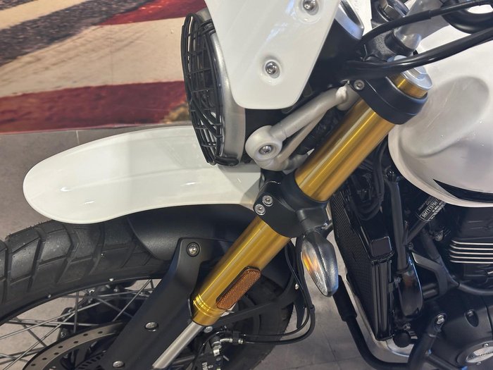 2025 Triumph Scrambler 400 XC Scrambler White