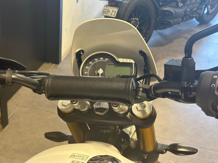 2025 Triumph Scrambler 400 XC Scrambler White