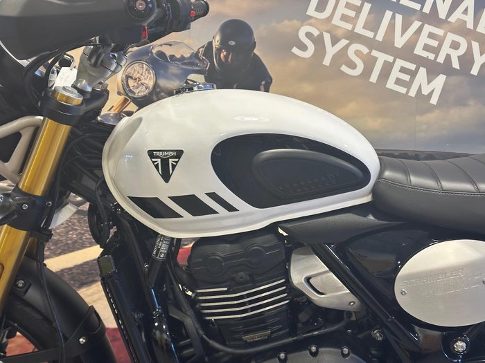 2025 Triumph Scrambler 400 XC Scrambler White