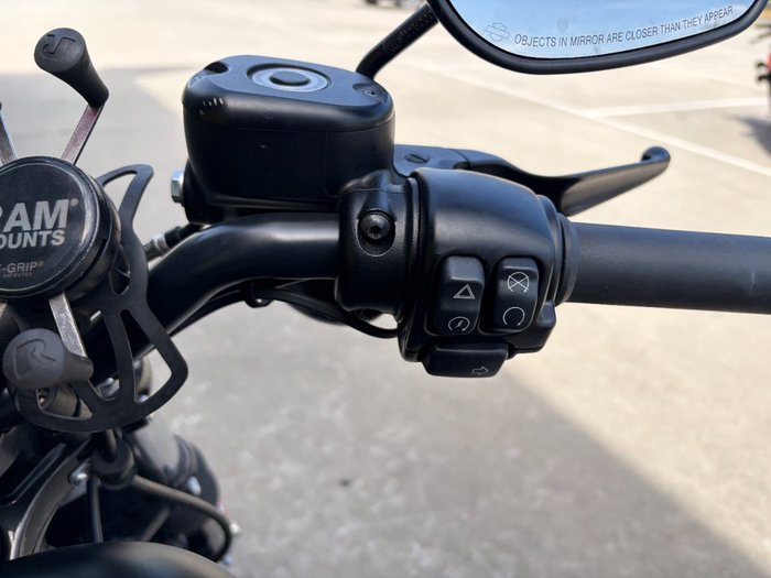 2020 HARLEY-DAVIDSON XL883N IRON 883 Black