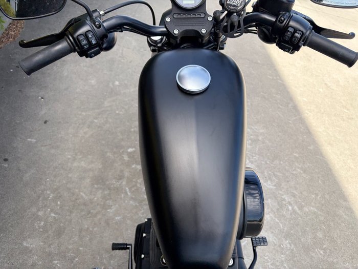 2020 HARLEY-DAVIDSON XL883N IRON 883 Black