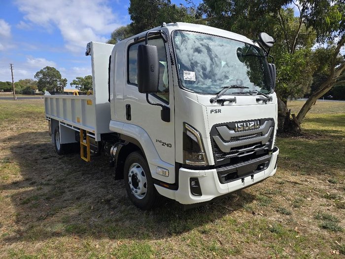2025 Isuzu Fsr