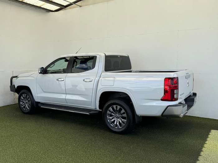 2025 Mitsubishi Triton GLS