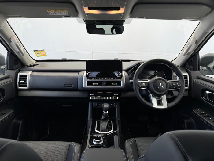 2025 Mitsubishi Triton GLS