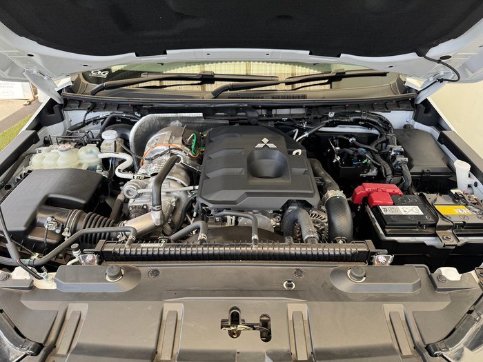 2025 Mitsubishi Triton GLS