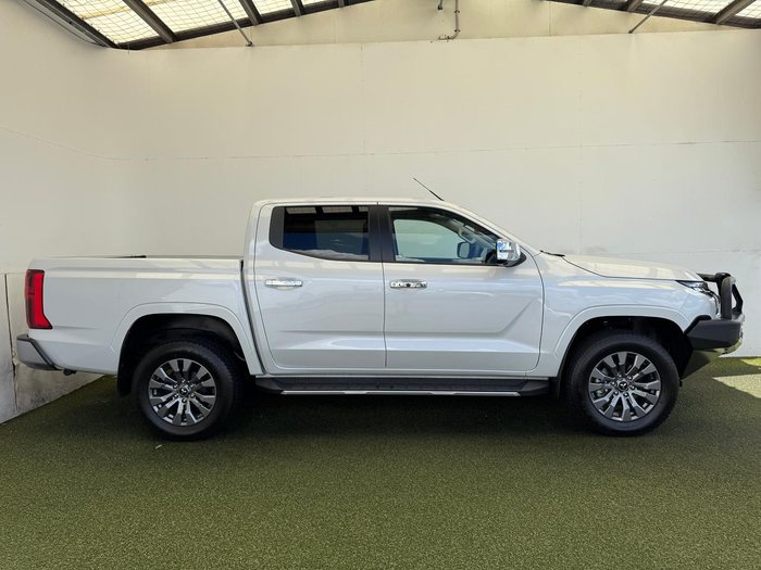 2025 Mitsubishi Triton GLS