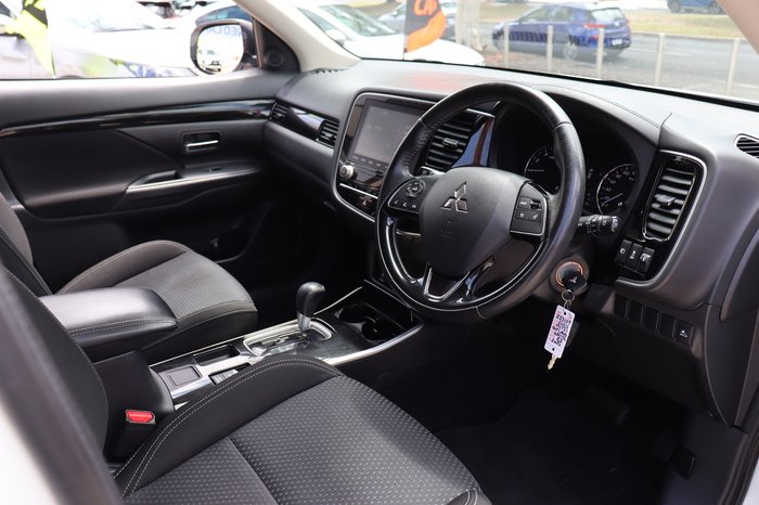 2020 Mitsubishi Outlander ES