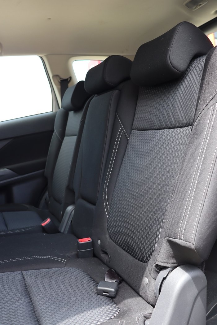 2020 Mitsubishi Outlander ES