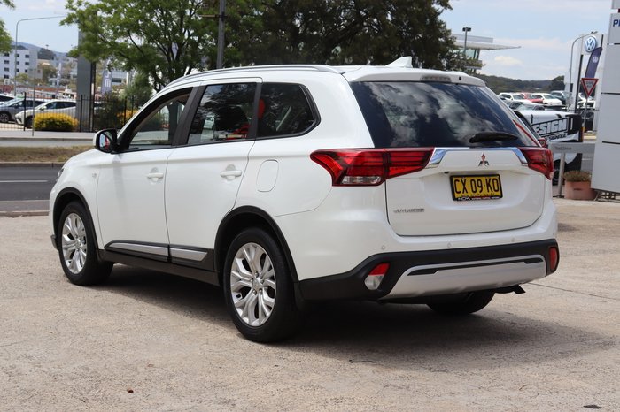 2020 Mitsubishi Outlander ES