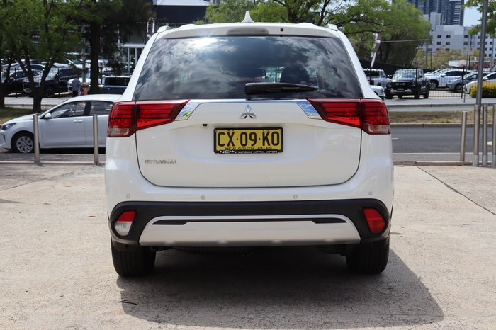 2020 Mitsubishi Outlander ES