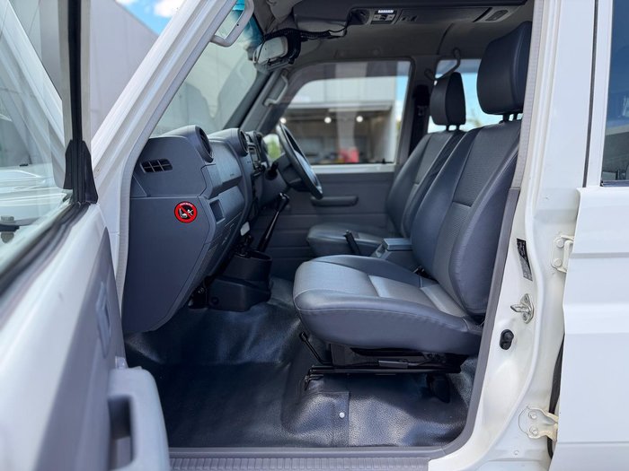 2015 Toyota Landcruiser Workmate VDJ79R 4X4 Dual Range French Vanilla