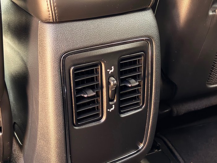 2020 Jeep Grand Cherokee Night Eagle