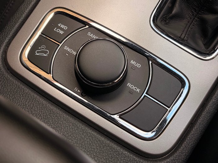 2020 Jeep Grand Cherokee Night Eagle