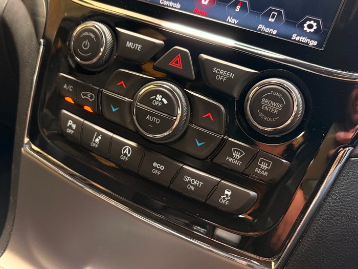 2020 Jeep Grand Cherokee Night Eagle