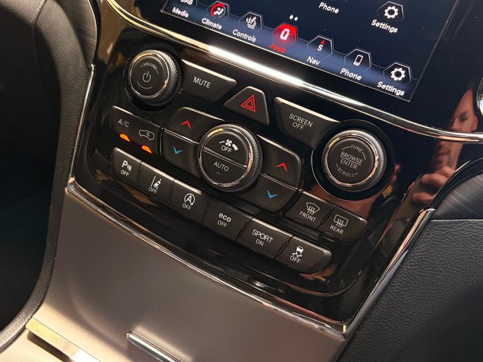 2020 Jeep Grand Cherokee Night Eagle