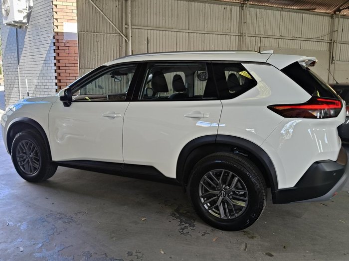 2025 Nissan X-TRAIL ST