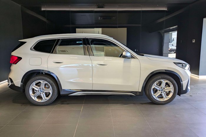 2024 BMW iX1 eDrive20 xLine