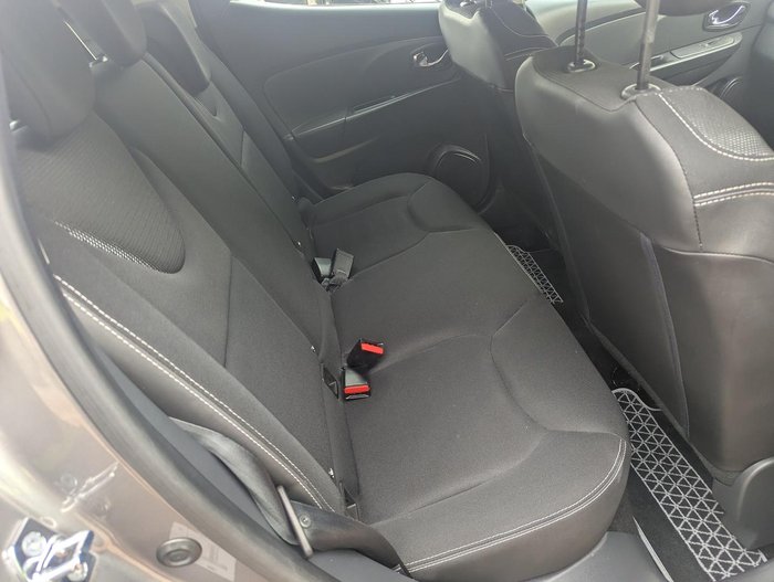 2014 Renault Clio Expression IV B98 Grey