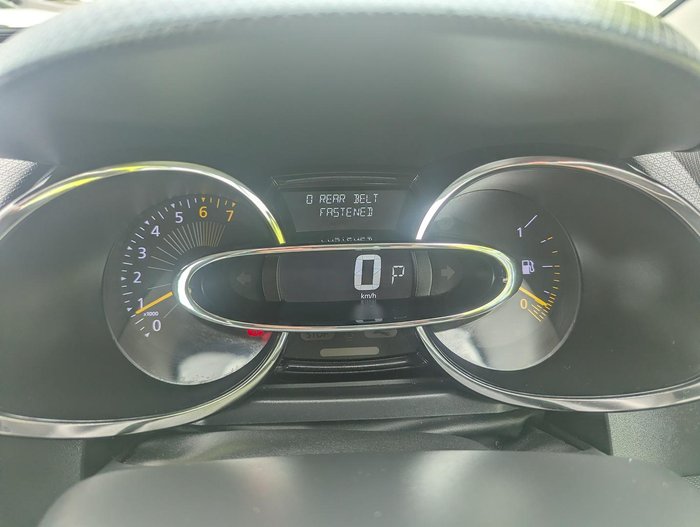 2014 Renault Clio Expression IV B98 Grey