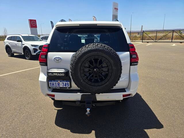 2021 Toyota Prado DSL WGN AT GXL Glacier White